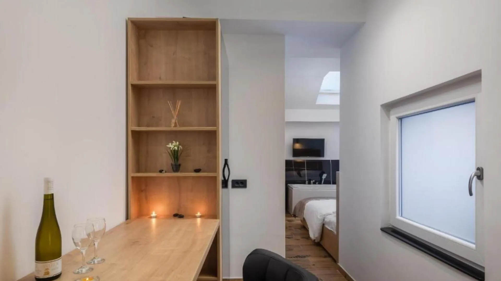 Top Rooms Split