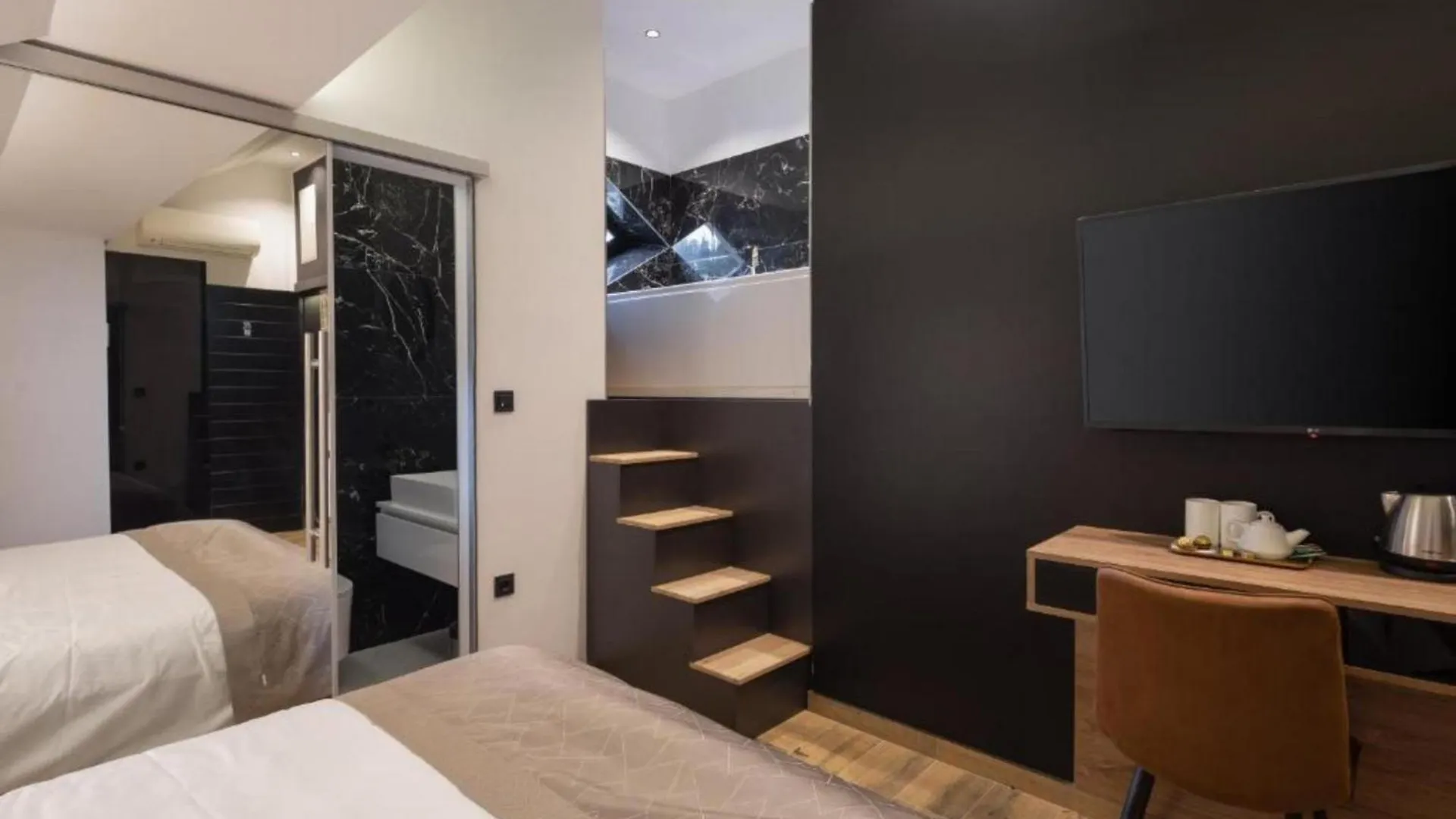 Top Rooms Split