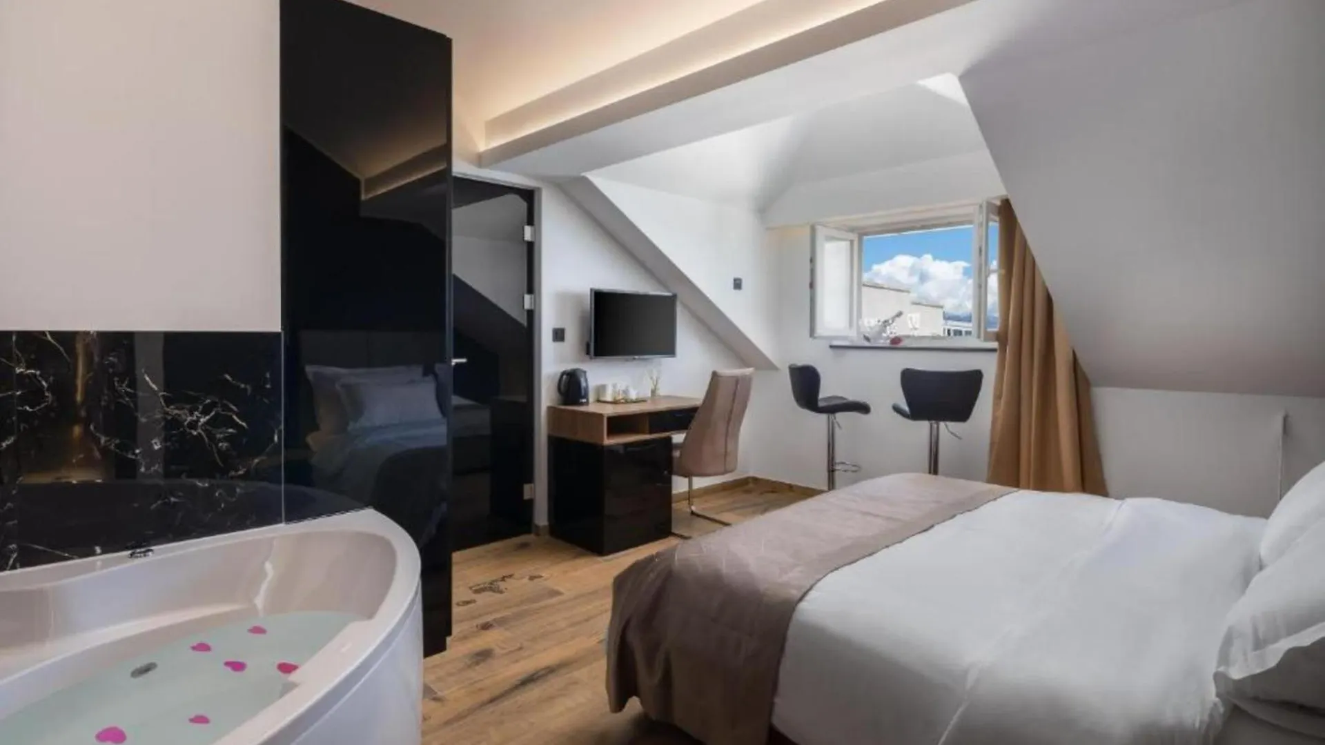 Top Rooms Split Appartement
